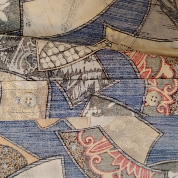 Men's Hawaiian Shirt - Picture 3 of 6